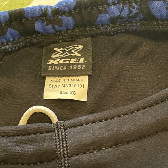 Excel scuba shorts (XS) preloved - Picture 7 of 9